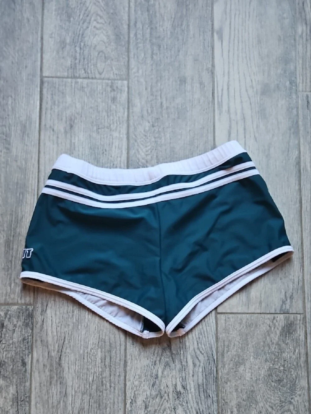N/A nit comfortable